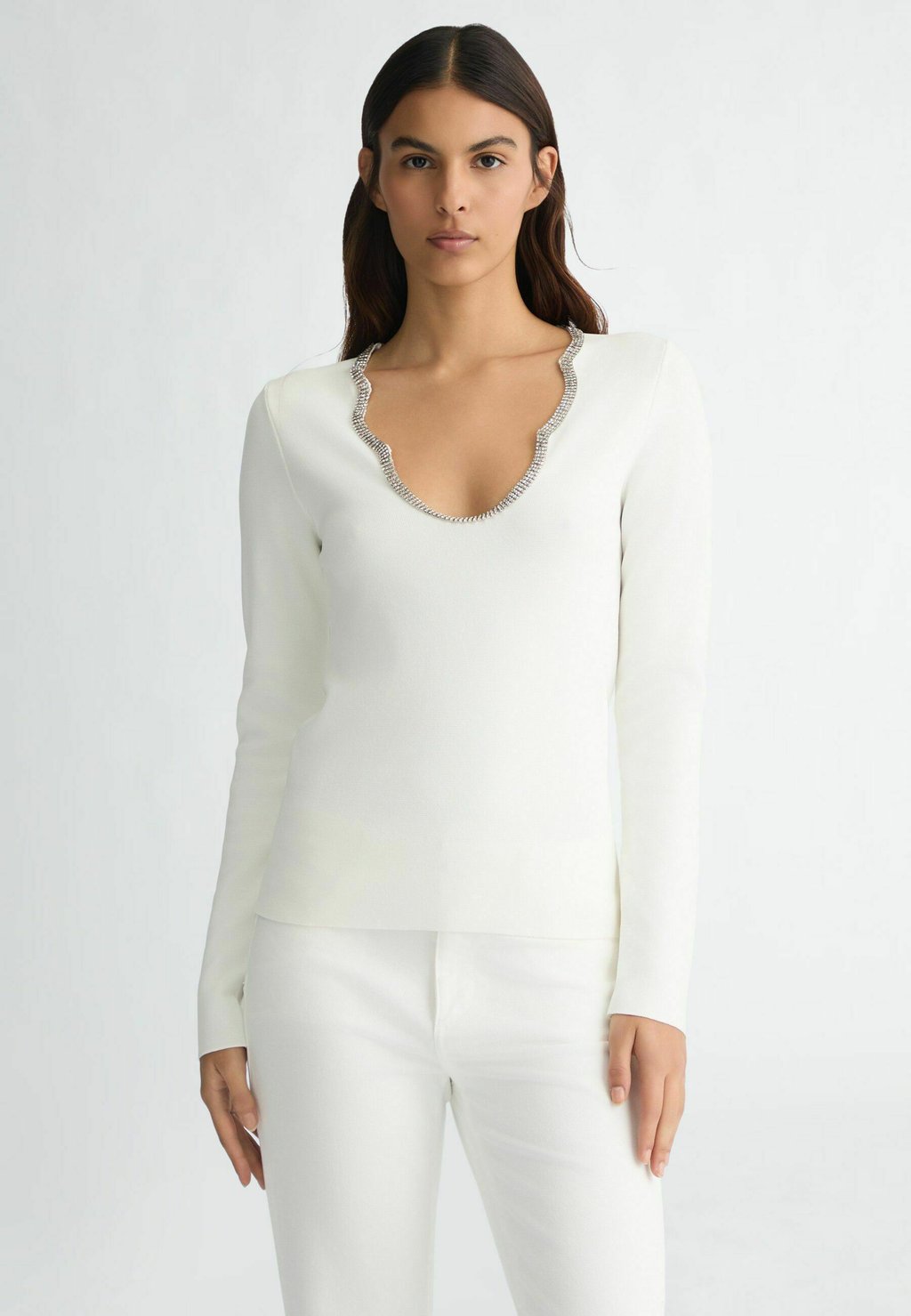 Свитер WITH GEMSTONES LIU JO, белый
Свитер WITH GEMSTONES LIU JO, белый