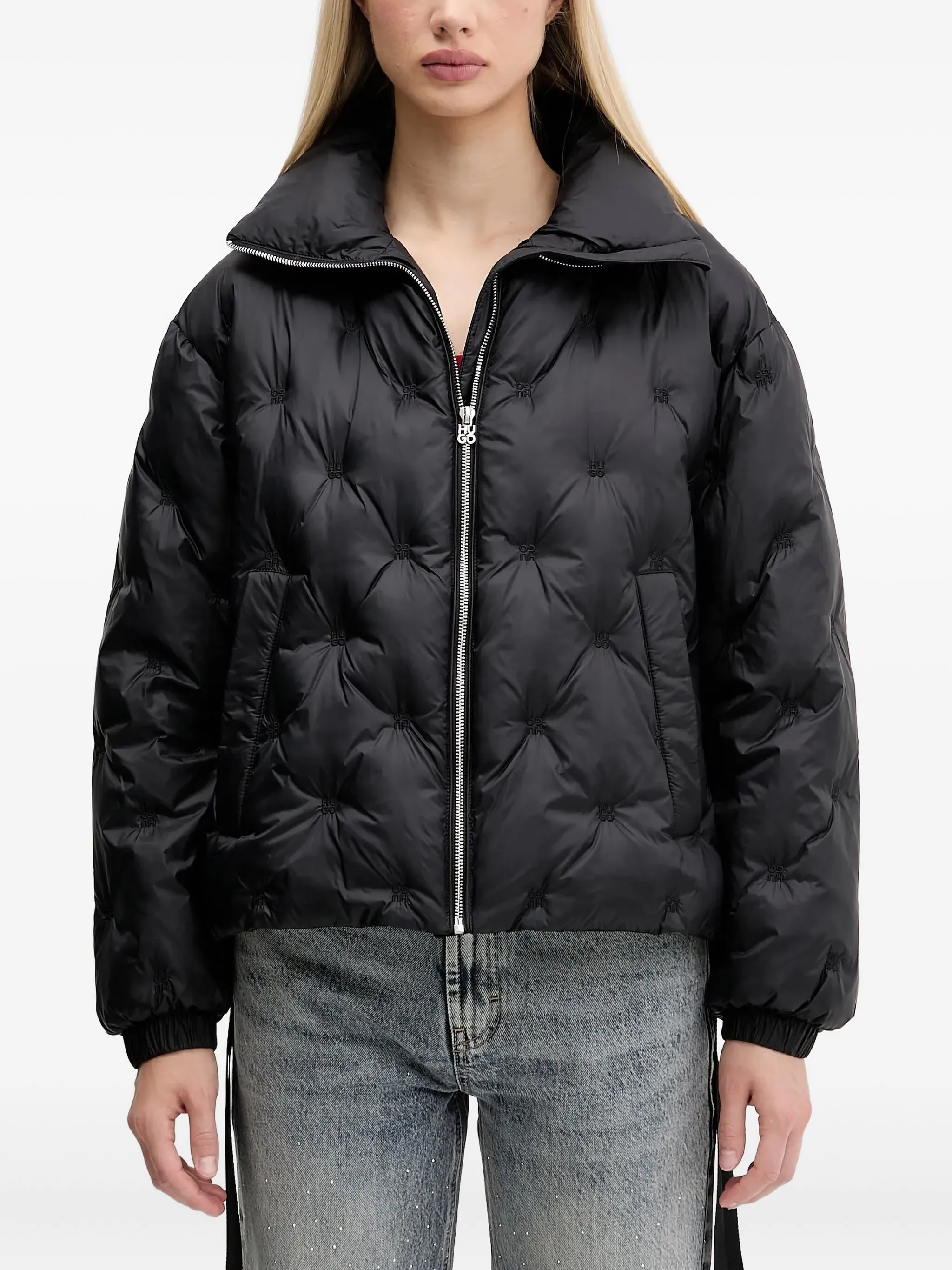 Стеганая куртка с воротником-воронкой Hugo, черный
Стеганая куртка с воротником-воронкой Hugo, черный