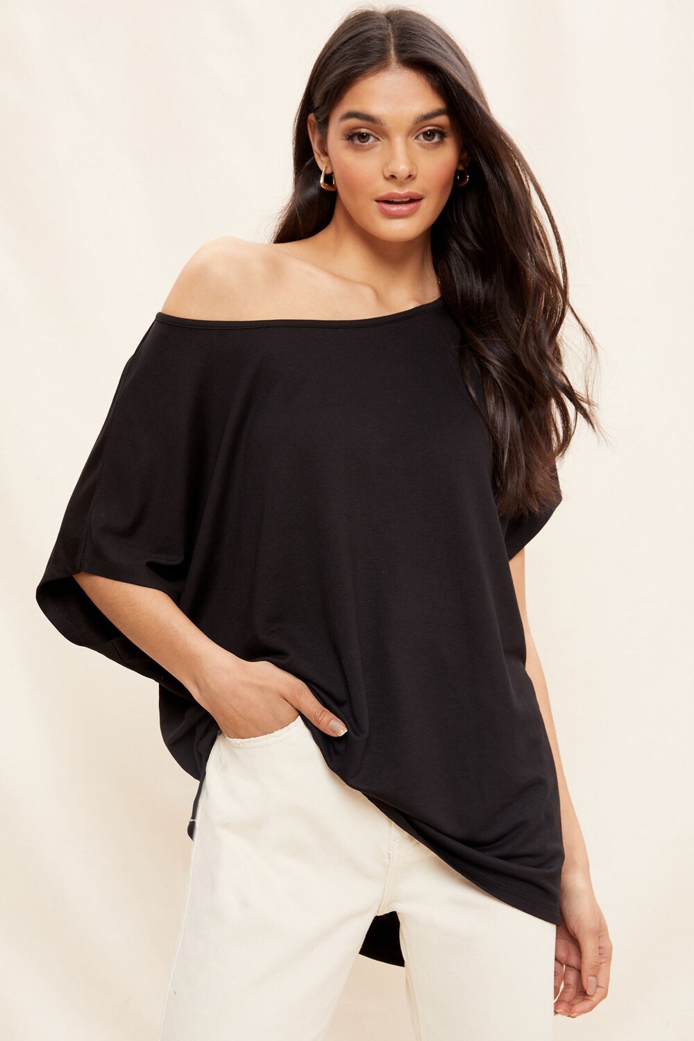 Туника с короткими рукавами из мягкого трикотажа и широким вырезом Friends Like These, черный
Туника с короткими рукавами из мягкого трикотажа и широким вырезом Friends Like These, черный