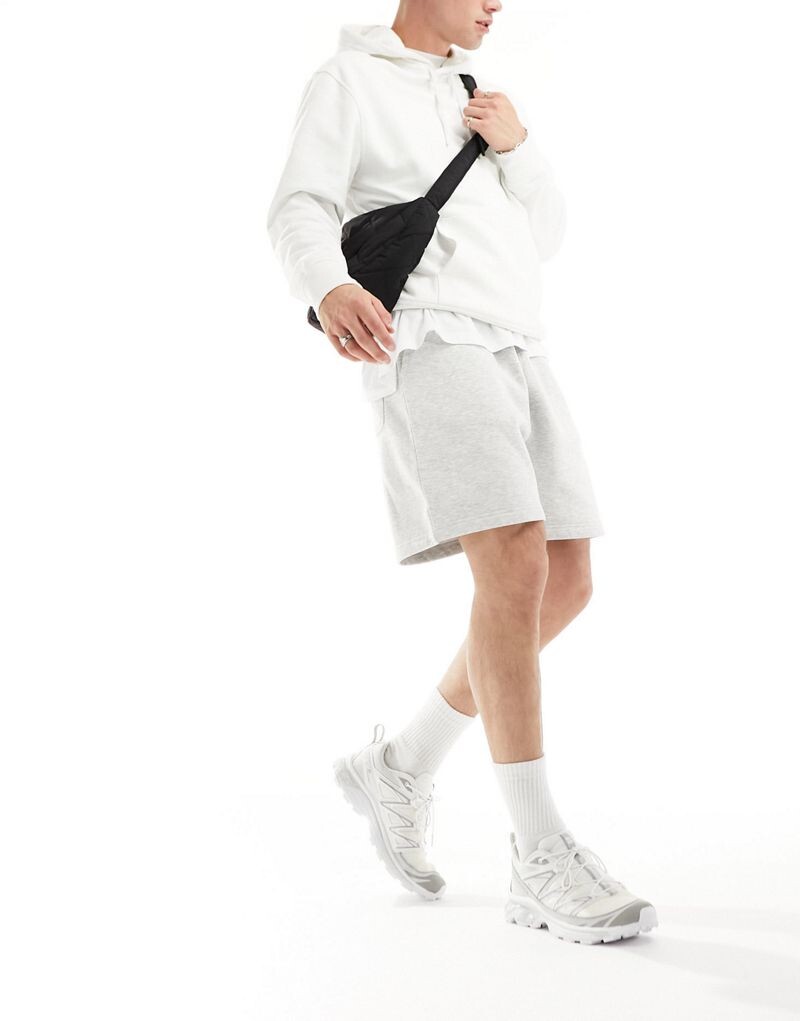 Weekday - Меланжевые серые шорты из джерси
Weekday - Меланжевые серые шорты из джерси