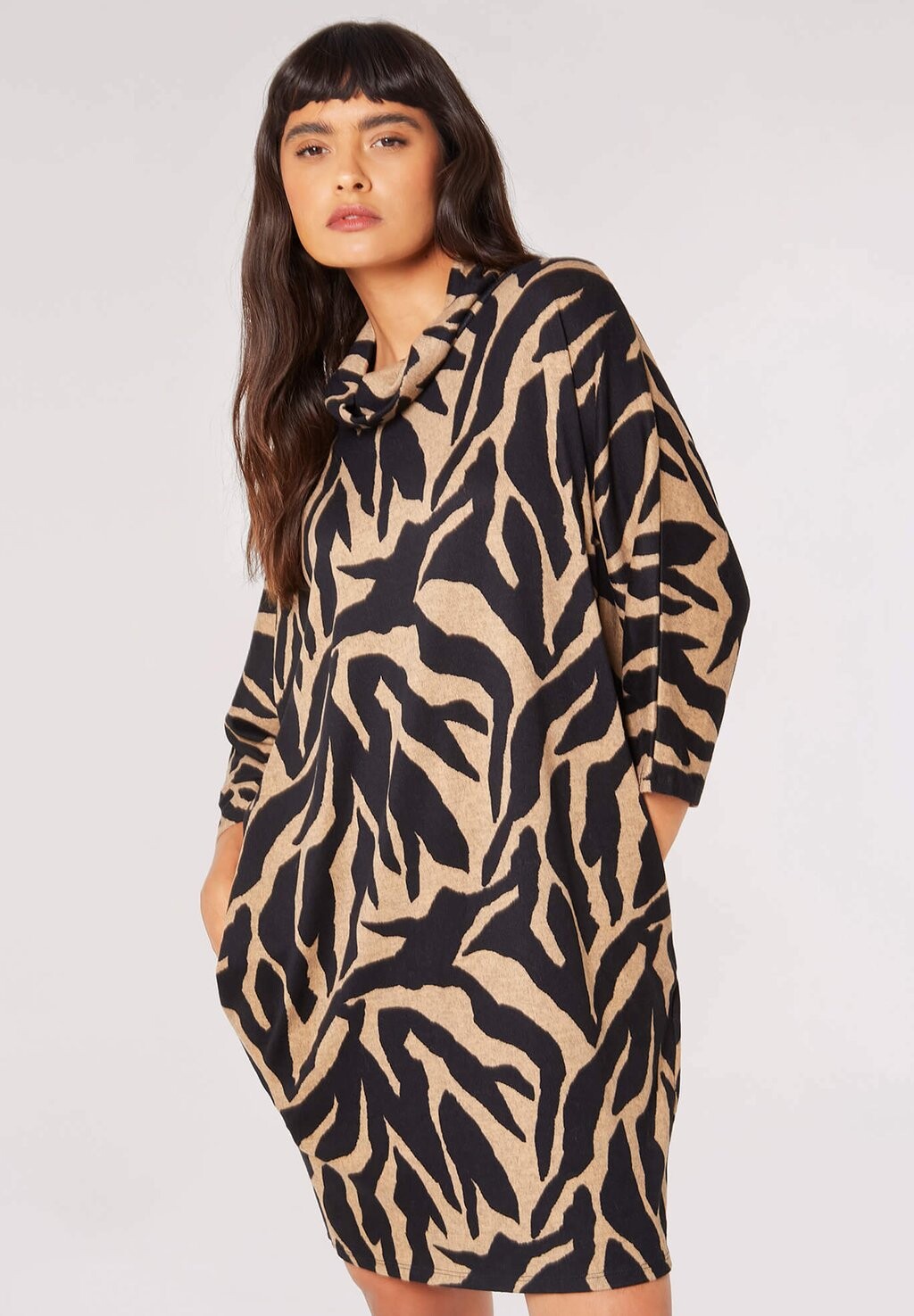 Трикотажное платье Animal Print Apricot, цвет stone
Трикотажное платье Animal Print Apricot, цвет stone