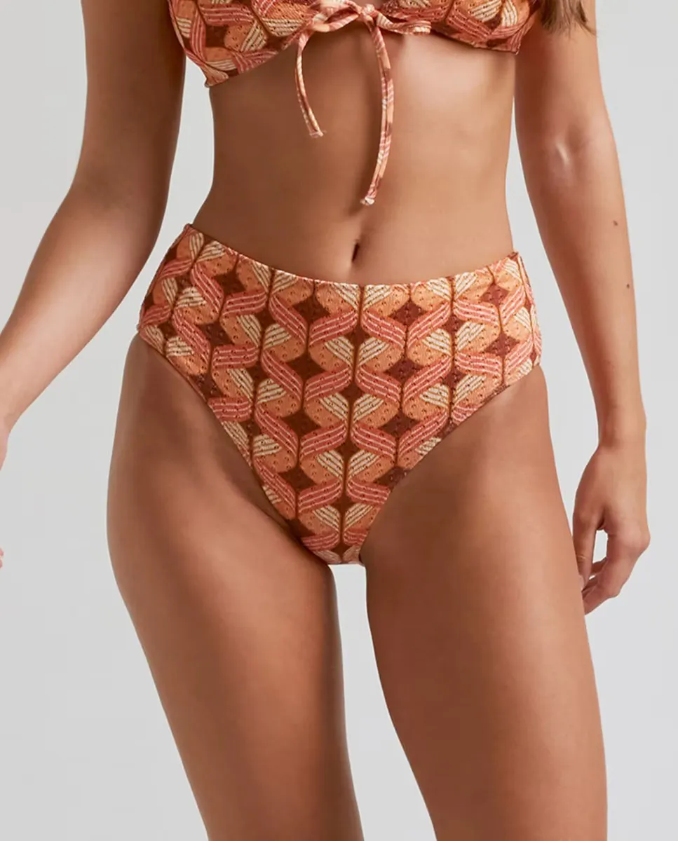 Высокие плавки бикини Sundance из структурированной ткани и подкладки Robin Collection, мультиколор
Высокие плавки бикини Sundance из структурированной ткани и подкладки Robin Collection, мультиколор