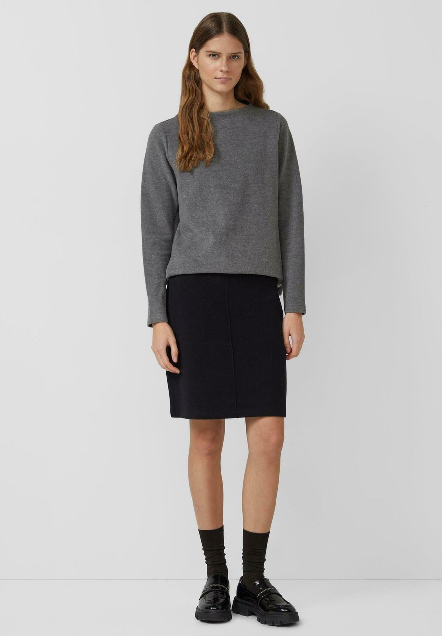 Юбка s.Oliver A-line skirt, Schwarz/Black
Юбка s.Oliver A-line skirt, Schwarz/Black