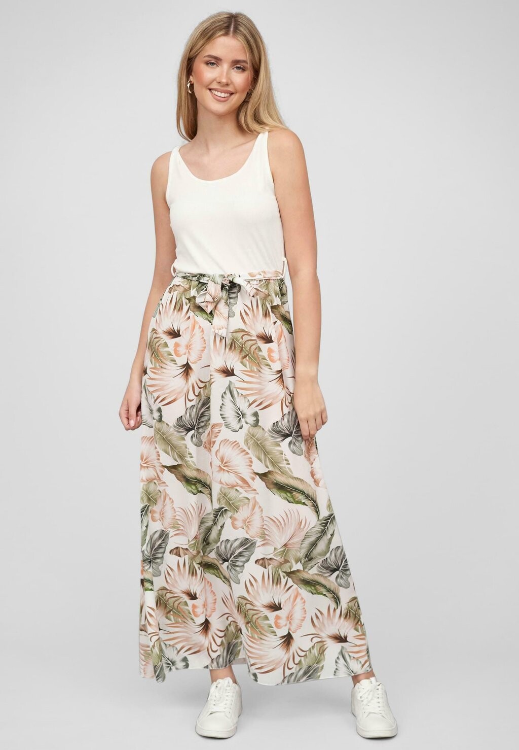 Платье макси Cloud 5ive, белый
Платье макси Cloud 5ive, белый