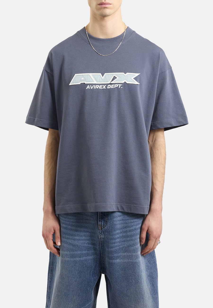 Футболка AVX SQUADRON, Slate Blue/Blue, Синий, Футболка AVX SQUADRON, Slate Blue/Blue
Футболка AVX SQUADRON, Slate Blue/Blue, Синий, Футболка AVX SQUADRON, Slate Blue/Blue