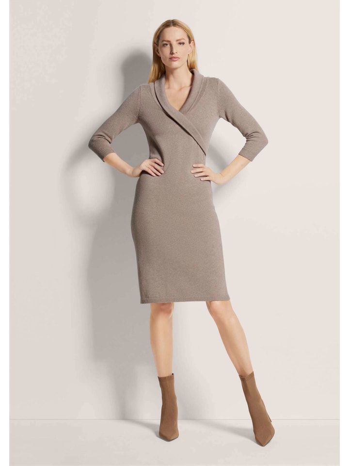 MADELEINE Вязаное платье с запахом, бежевого/светло-белого/меланжевого цвета
MADELEINE Вязаное платье с запахом, бежевого/светло-белого/меланжевого цвета