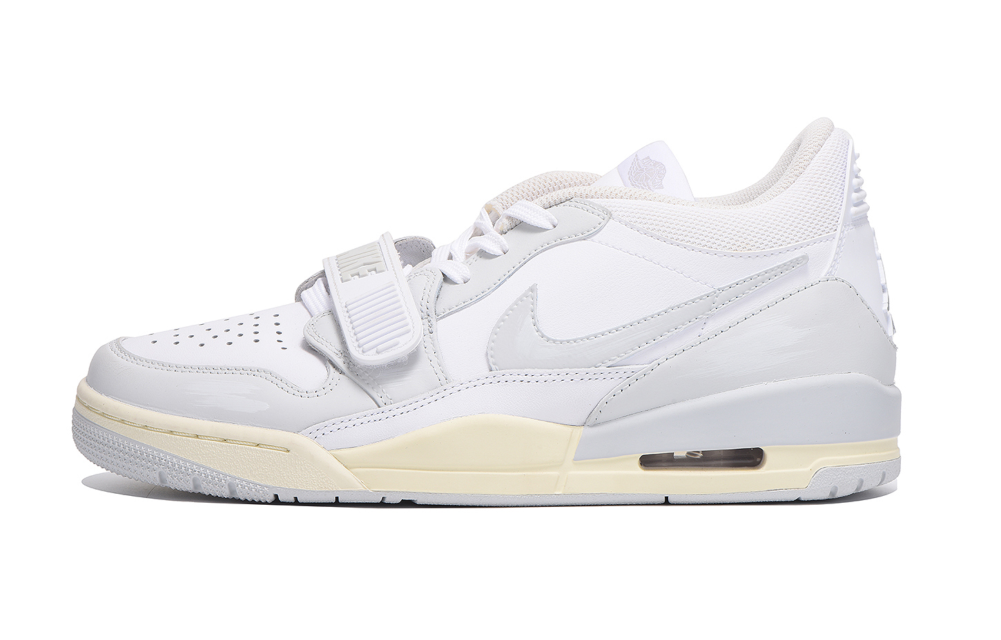 Jordan Баскетбольные кроссовки Legacy 312 с нескользящим и износостойким покрытием, низкие, винтажные, мужские, серо-белые
Jordan Баскетбольные кроссовки Legacy 312 с нескользящим и износостойким покрытием, низкие, винтажные, мужские, серо-белые