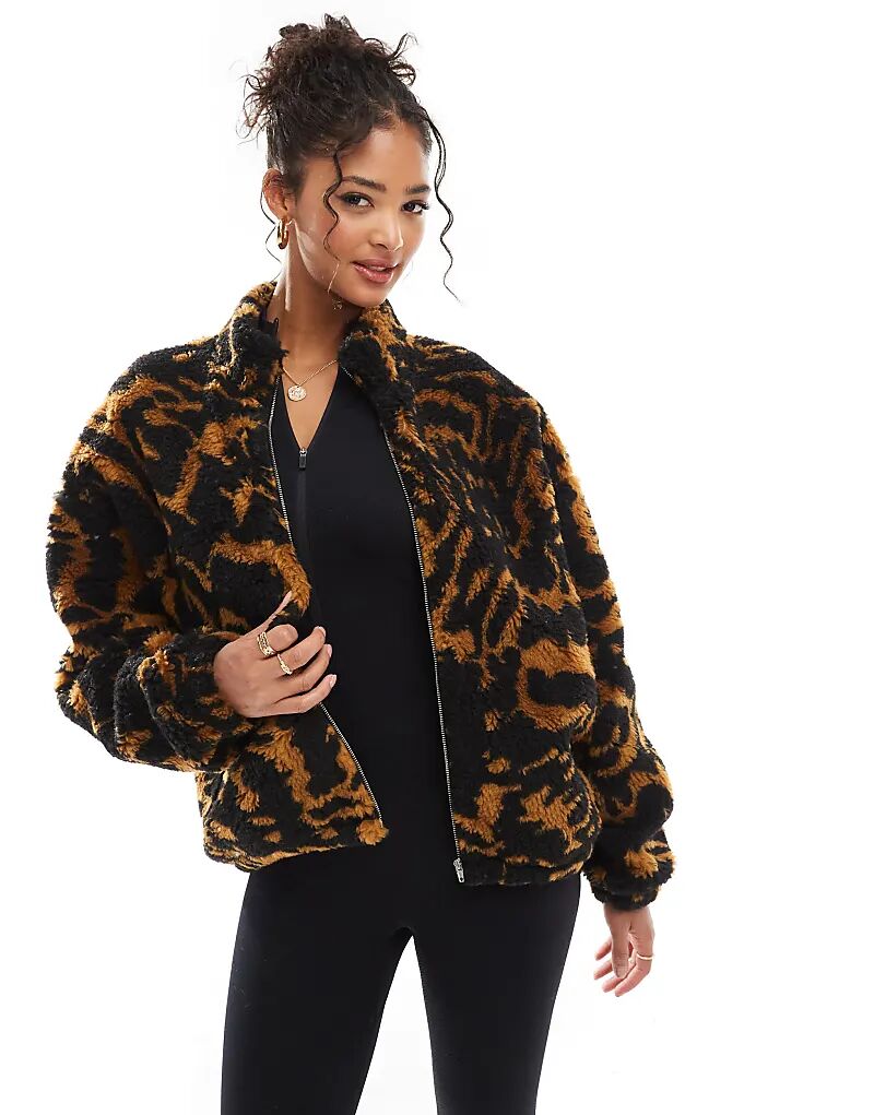 Свободный джемпер на молнии с принтом тигра ASOS DESIGN
Свободный джемпер на молнии с принтом тигра ASOS DESIGN