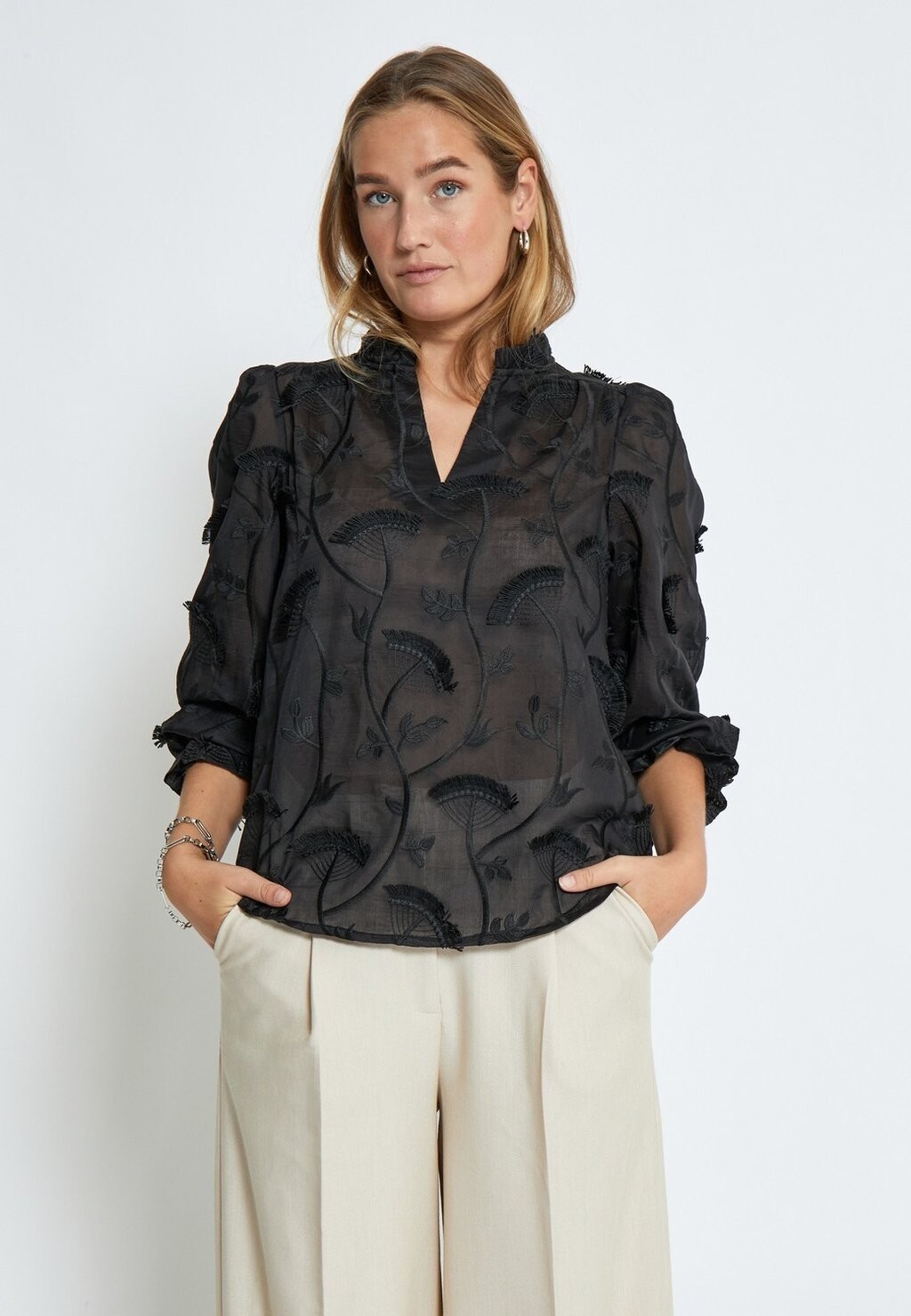 Блуза Minus, черный
Блуза Minus, черный