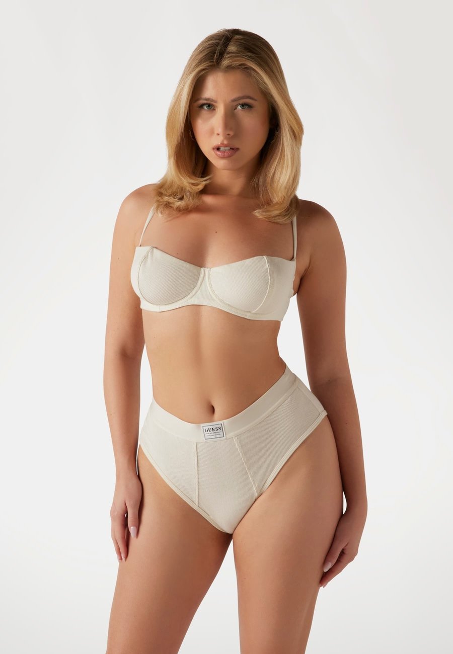 Бюстгальтер Guess Balconette bra, Beige
Бюстгальтер Guess Balconette bra, Beige