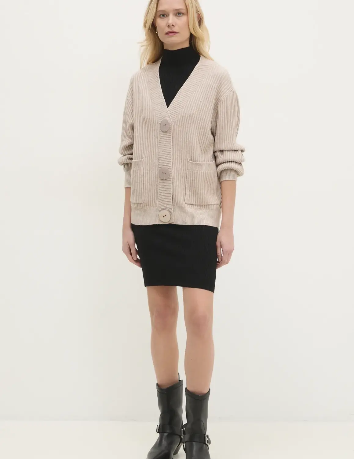 Кардиган Answear Lab, бежевый
Кардиган Answear Lab, бежевый