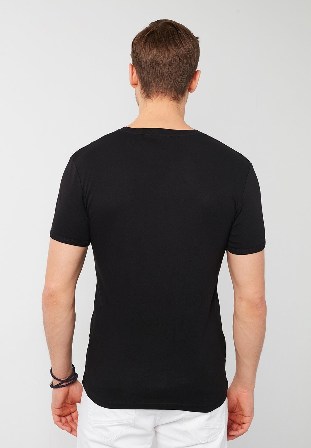 Футболка базовая V-Neck Buratti, черная
Футболка базовая V-Neck Buratti, черная