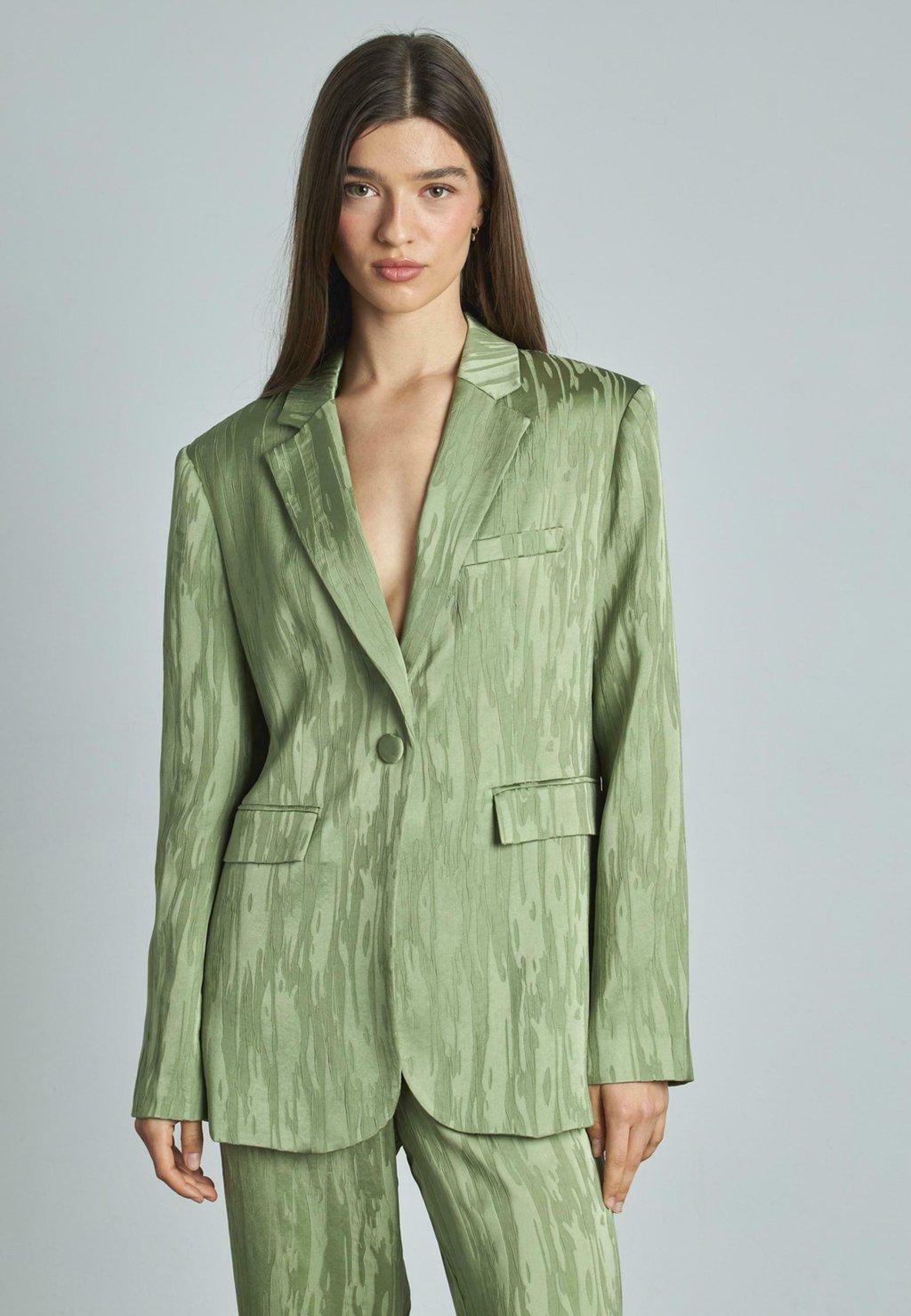 Короткое пальто TEXTURA Alma en Pena, зеленый
Короткое пальто TEXTURA Alma en Pena, зеленый