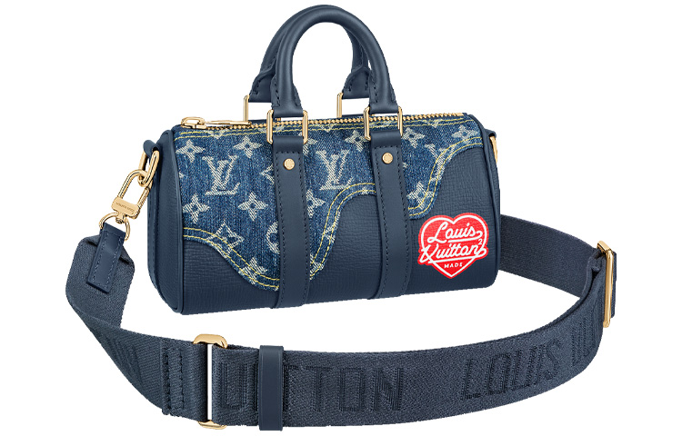 LOUIS VUITTON Сумка X Nigo Keepall Xs Monogram Blue
LOUIS VUITTON Сумка X Nigo Keepall Xs Monogram Blue