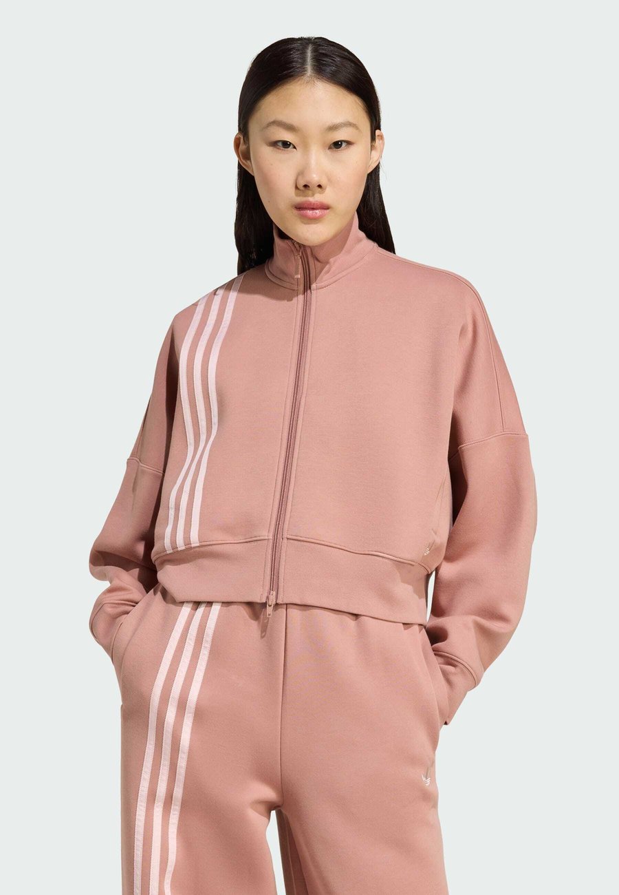 Толстовка Adidas Originals OFF PLACED 3-STRIPES , Warm Clay/Light Pink
Толстовка Adidas Originals OFF PLACED 3-STRIPES , Warm Clay/Light Pink