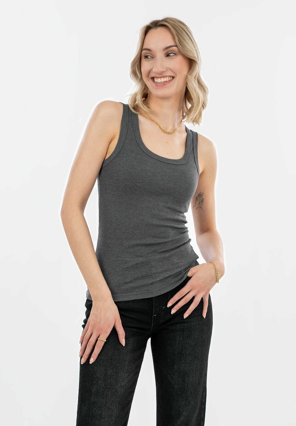 Топ SFY FREYDAY SURI FREY, серый
Топ SFY FREYDAY SURI FREY, серый