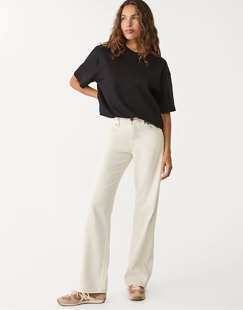 Прямые широкие джинсы Stradivarius D92 цвета ванили
Прямые широкие джинсы Stradivarius D92 цвета ванили