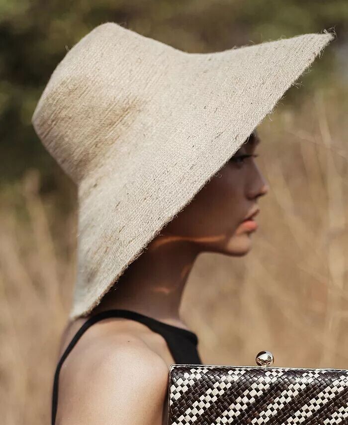 Brunna o MEG Бежевая соломенная шляпа из джута Brunnaco, белый
Brunna o MEG Бежевая соломенная шляпа из джута Brunnaco, белый