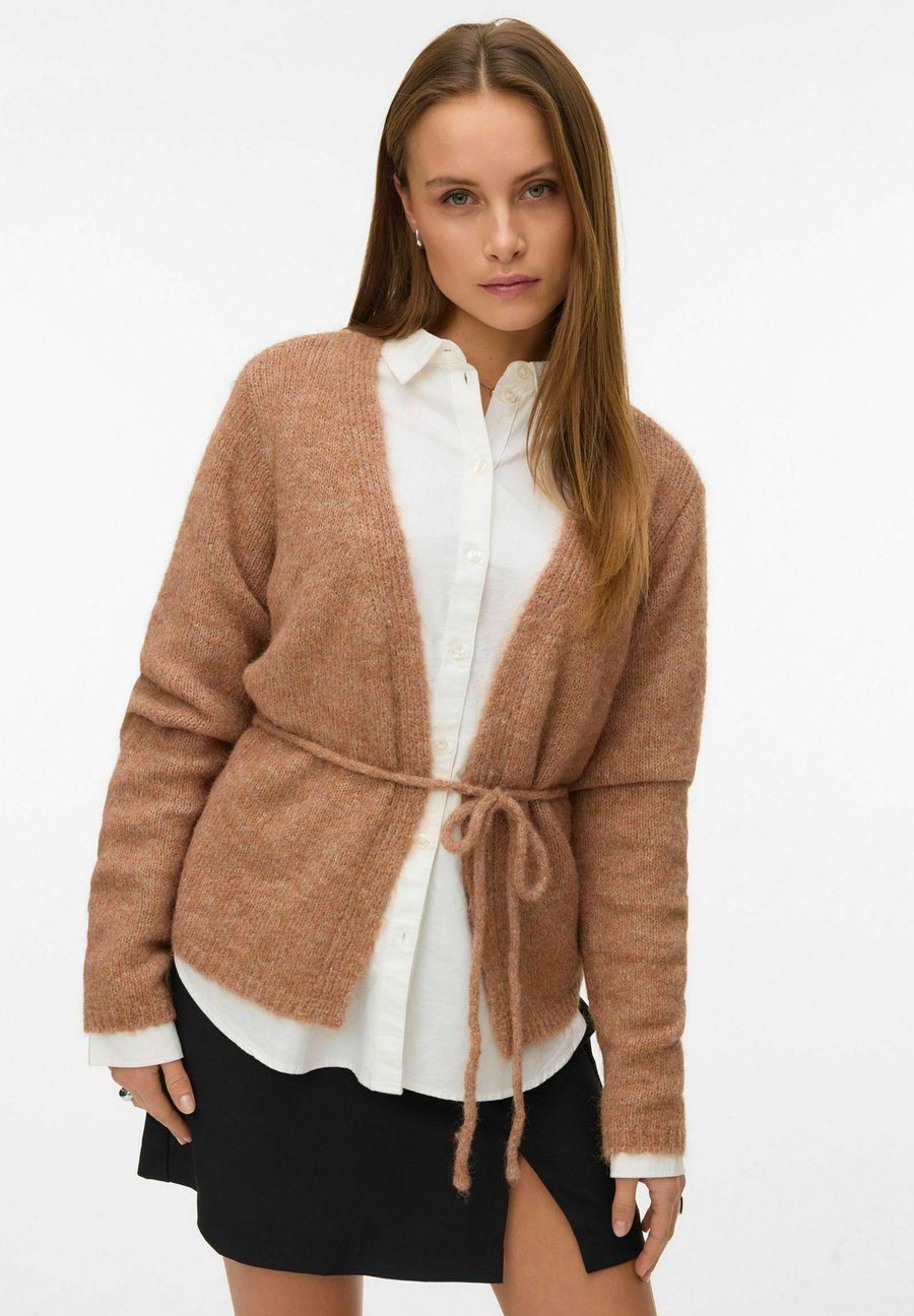 Кардиган Vero Moda VMSORRENTO BELT VIP TS, Mocha Mousse/Brown
Кардиган Vero Moda VMSORRENTO BELT VIP TS, Mocha Mousse/Brown