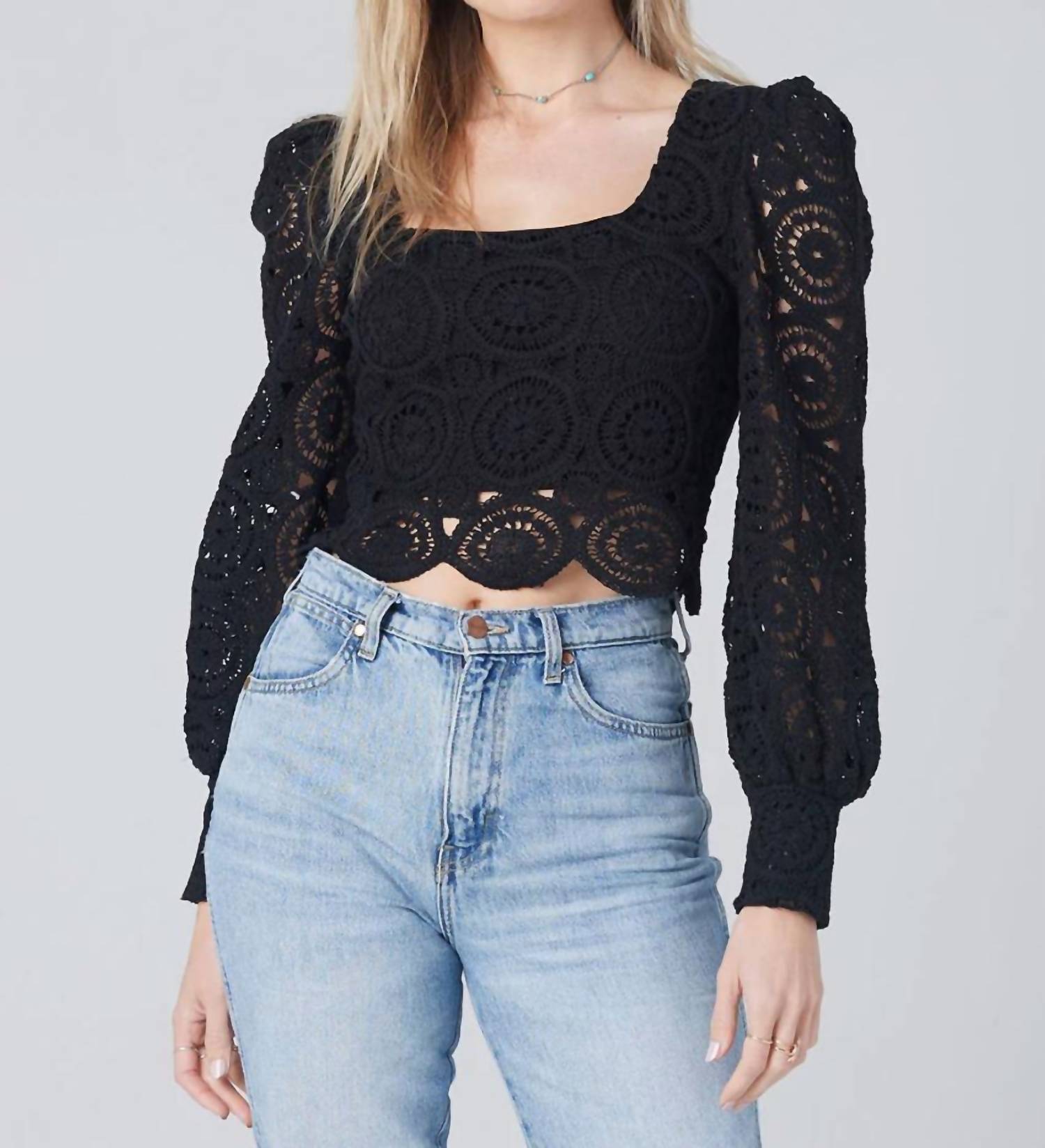 Блузка Mesa черного цвета Saltwater Luxe
Блузка Mesa черного цвета Saltwater Luxe