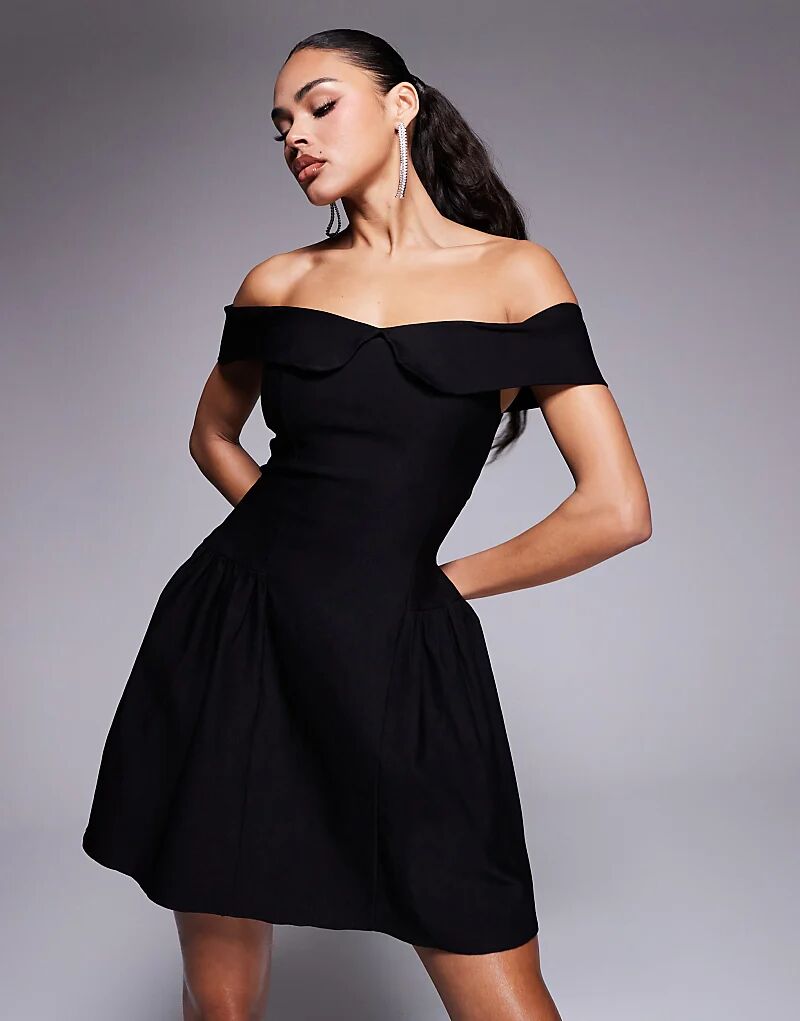 Мини-платье-фигуристка с отложным воротником Bardot черного цвета Vesper
Мини-платье-фигуристка с отложным воротником Bardot черного цвета Vesper