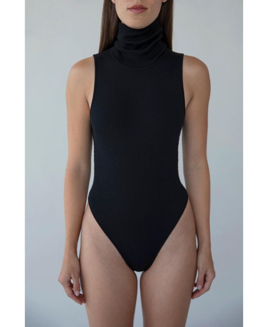 Женский боди с высоким воротником из ребристой вязки SSKEIN, Black
Женский боди с высоким воротником из ребристой вязки SSKEIN, Black