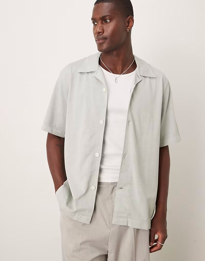 Футболка ARKET из тяжелого джерси с короткими рукавами светло-бирюзового цвета
Футболка ARKET из тяжелого джерси с короткими рукавами светло-бирюзового цвета