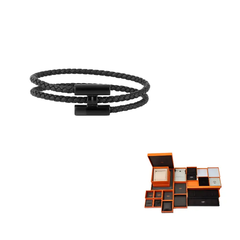 Hermes Браслет из телячьей кожи, мужские, черный
Hermes Браслет из телячьей кожи, мужские, черный