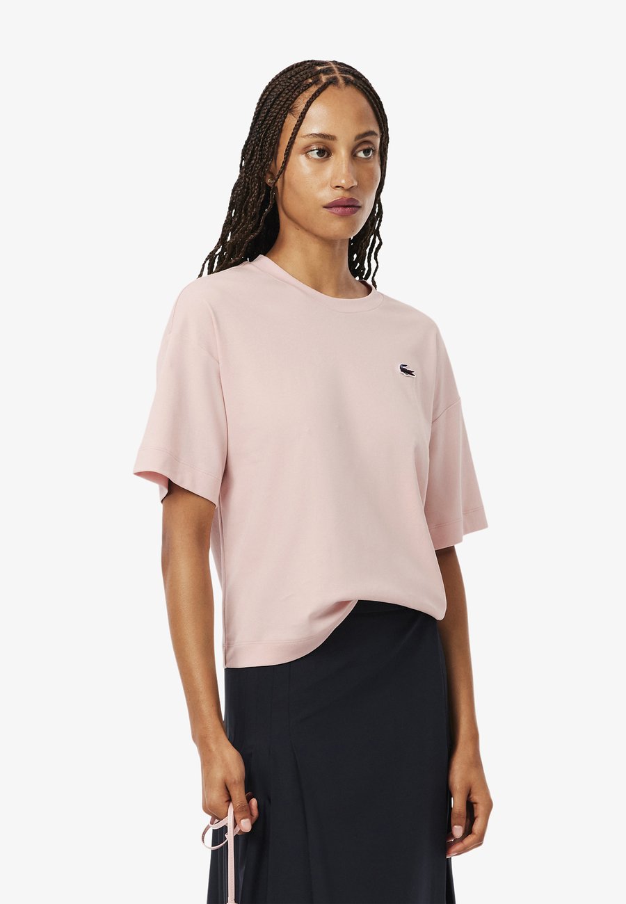 Футболка Lacoste Basic T-shirt, Rose Pale-Ady/Pink, Розовый, Футболка Lacoste Basic T-shirt, Rose Pale-Ady/Pink
Футболка Lacoste Basic T-shirt, Rose Pale-Ady/Pink, Розовый, Футболка Lacoste Basic T-shirt, Rose Pale-Ady/Pink