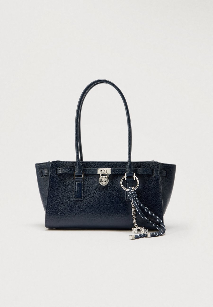 Сумка MICHAEL Michael Kors HAMILTON MODERNE SHOULDER TOTE, Dress Blues/Blue
Сумка MICHAEL Michael Kors HAMILTON MODERNE SHOULDER TOTE, Dress Blues/Blue