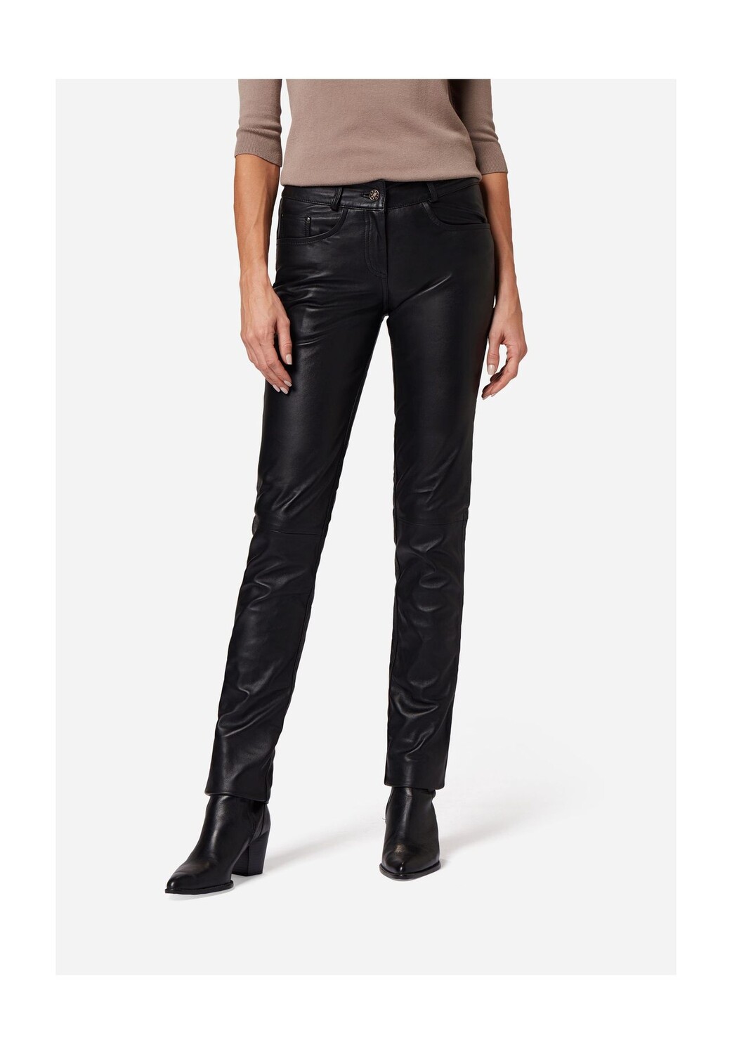 Женские кожаные брюки Dorin, классический фасон с 5 карманами, как кожаные джинсы с заниженной талией RICANO, черный
Женские кожаные брюки Dorin, классический фасон с 5 карманами, как кожаные джинсы с заниженной талией RICANO, черный