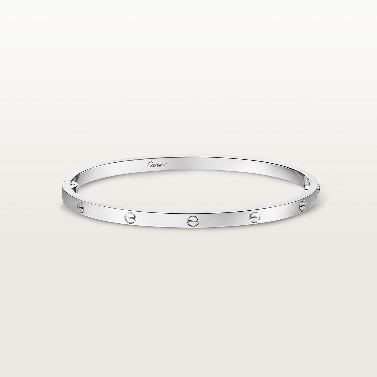 Браслет Cartier Bracelet LOVE, маленькая модель, белое золото
Браслет Cartier Bracelet LOVE, маленькая модель, белое золото