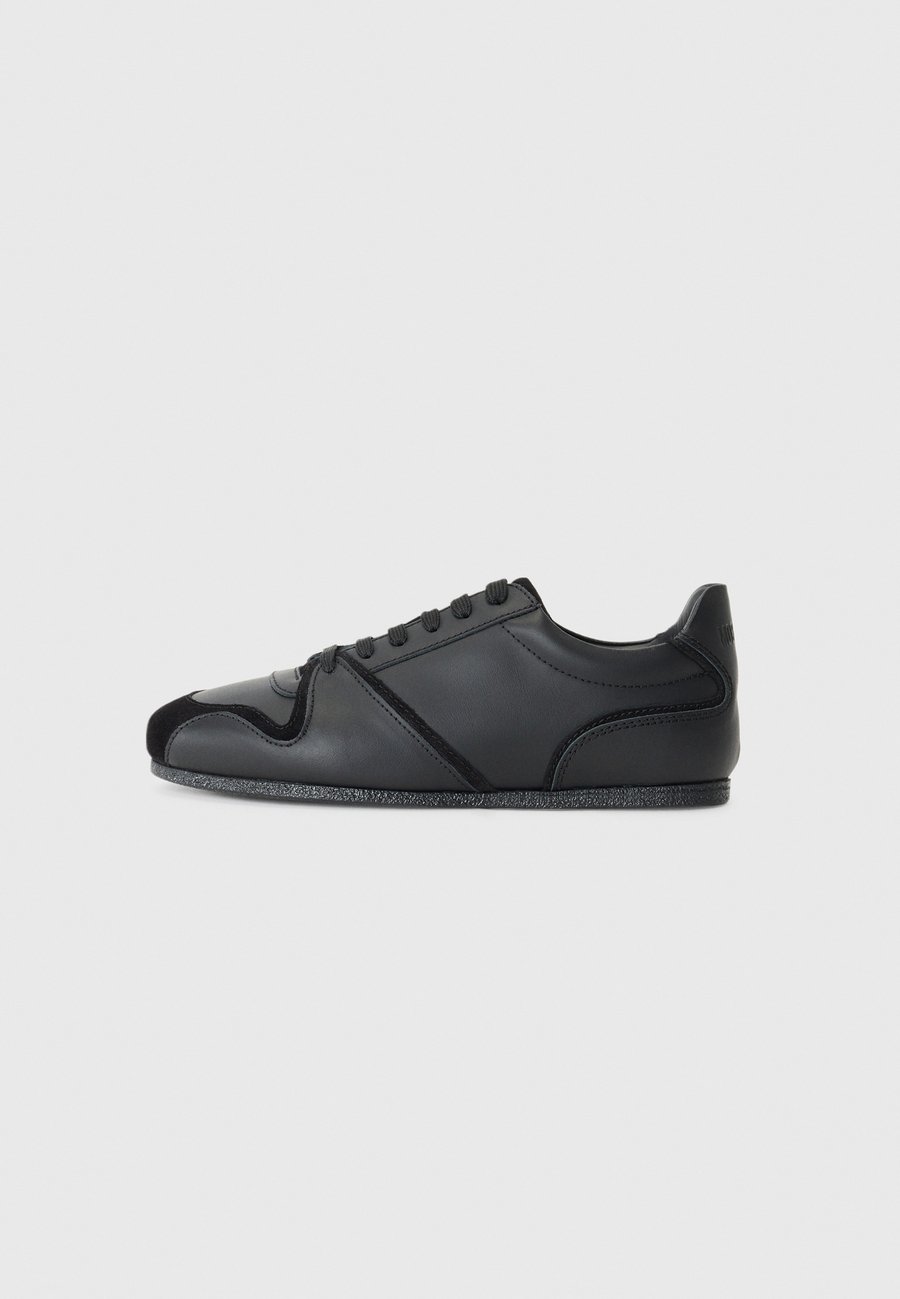 Кроссовки MOSCHINO Trainers, Nero/Black
Кроссовки MOSCHINO Trainers, Nero/Black