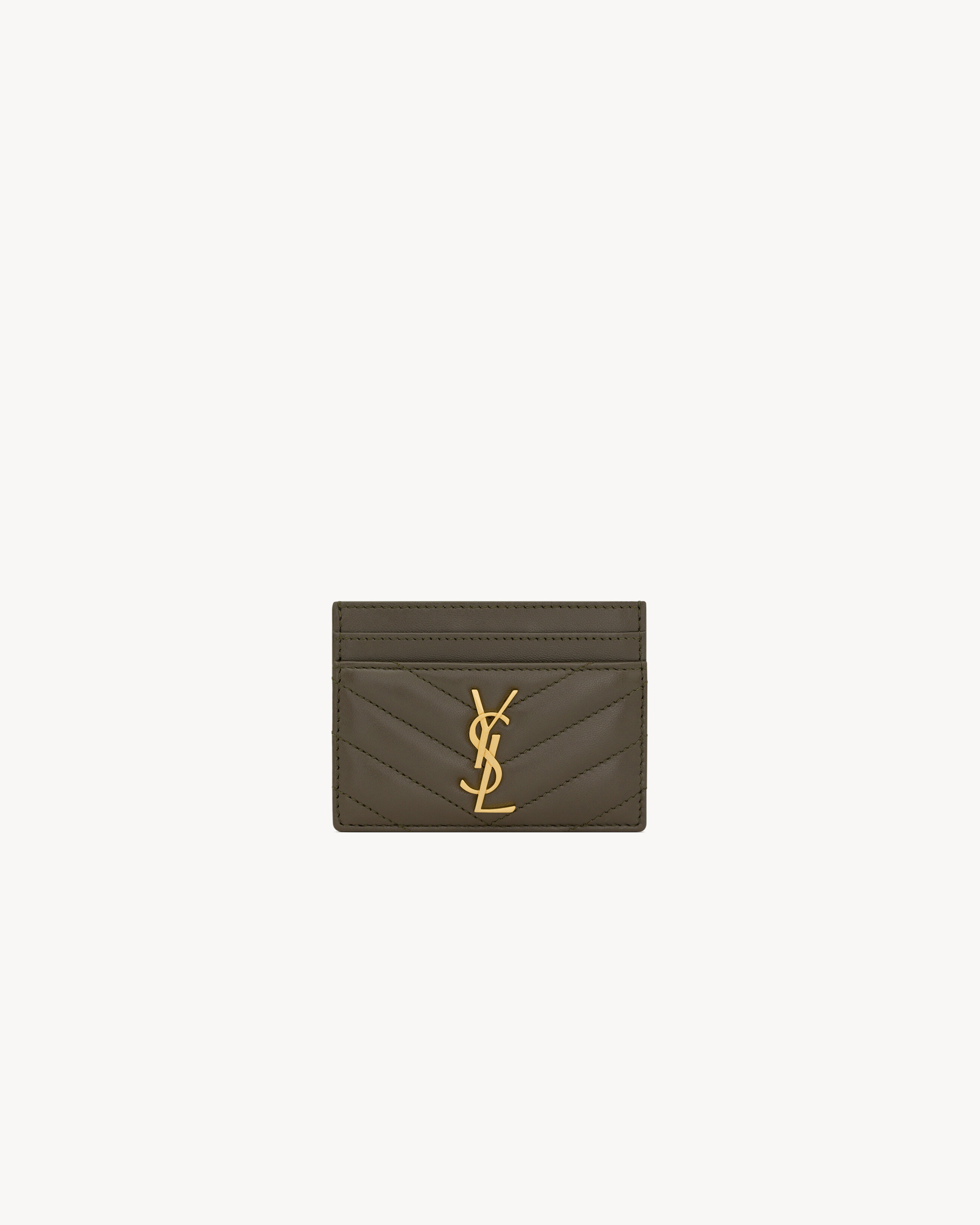 Кардхолдер CASSANDRE MATELASSE из ягнячьей кожи Saint Laurent, зеленый
Кардхолдер CASSANDRE MATELASSE из ягнячьей кожи Saint Laurent, зеленый