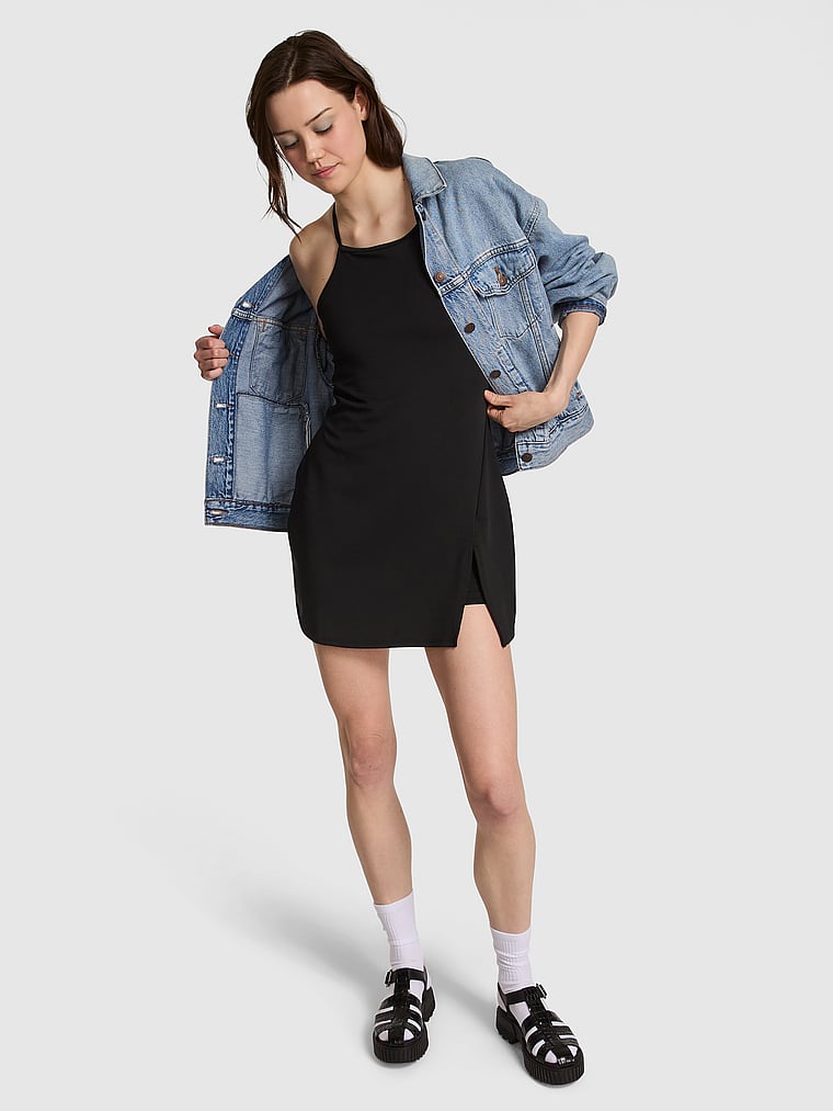 Спортивное платье на бретельках для эстафеты Pink, черный
Спортивное платье на бретельках для эстафеты Pink, черный