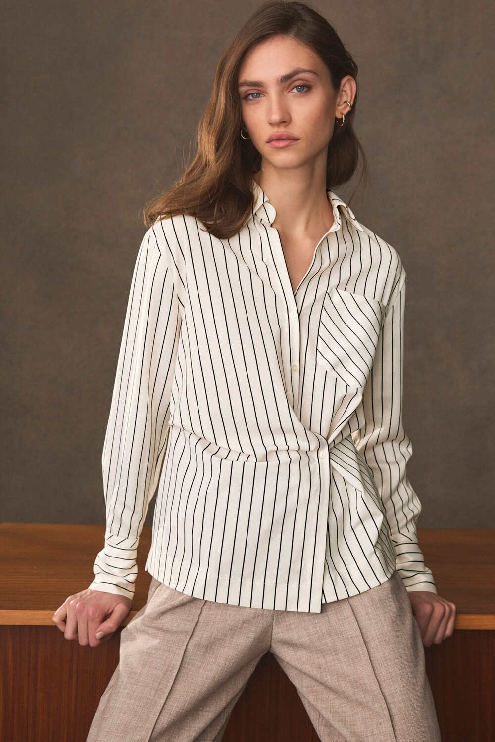 Асимметричная рубашка в полоску Next, белый
Асимметричная рубашка в полоску Next, белый