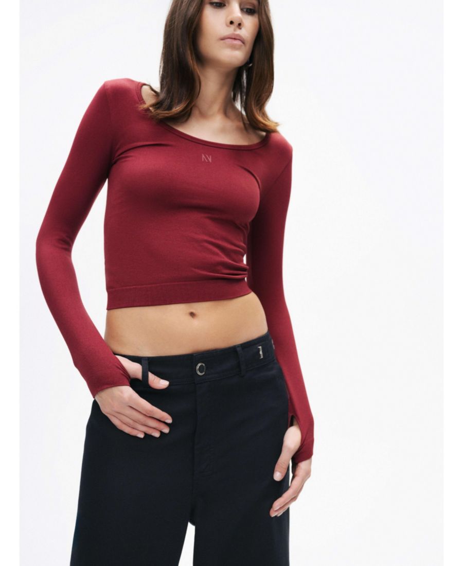 Женская вязаная блузка с круглым вырезом NOCTURNE, Burgundy
Женская вязаная блузка с круглым вырезом NOCTURNE, Burgundy