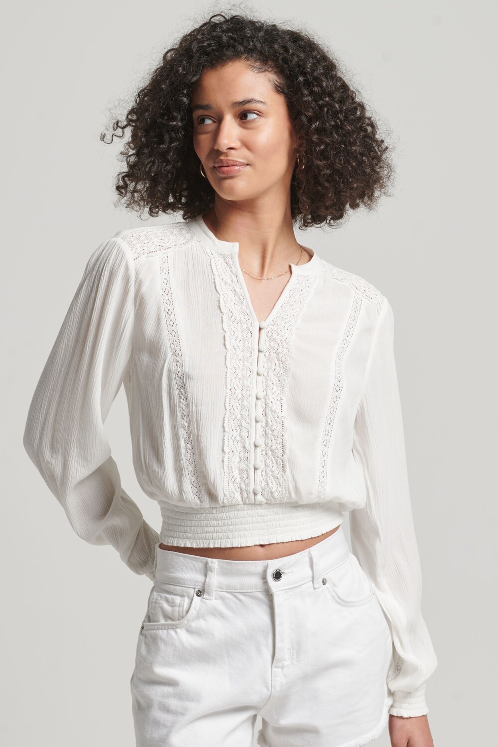 Блузка со сборками и длинными рукавами и кружевной отделкой Superdry, бежевый
Блузка со сборками и длинными рукавами и кружевной отделкой Superdry, бежевый