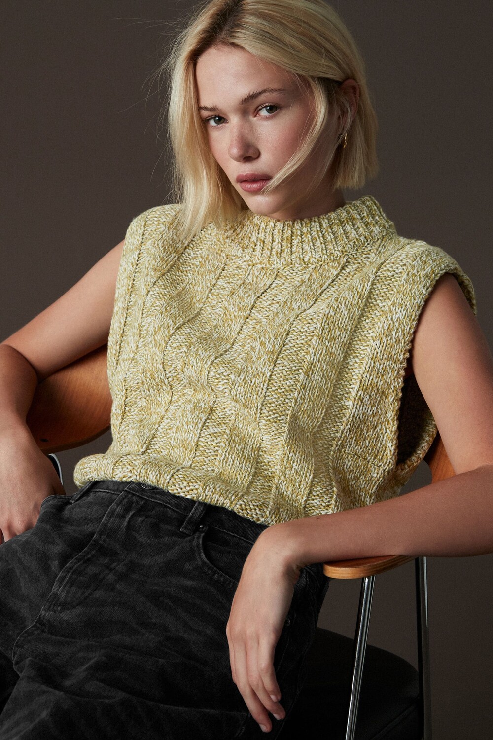 Жилет джемпер крупной вязки с высоким воротом и без рукавов с добавлением шерсти Next, зеленый