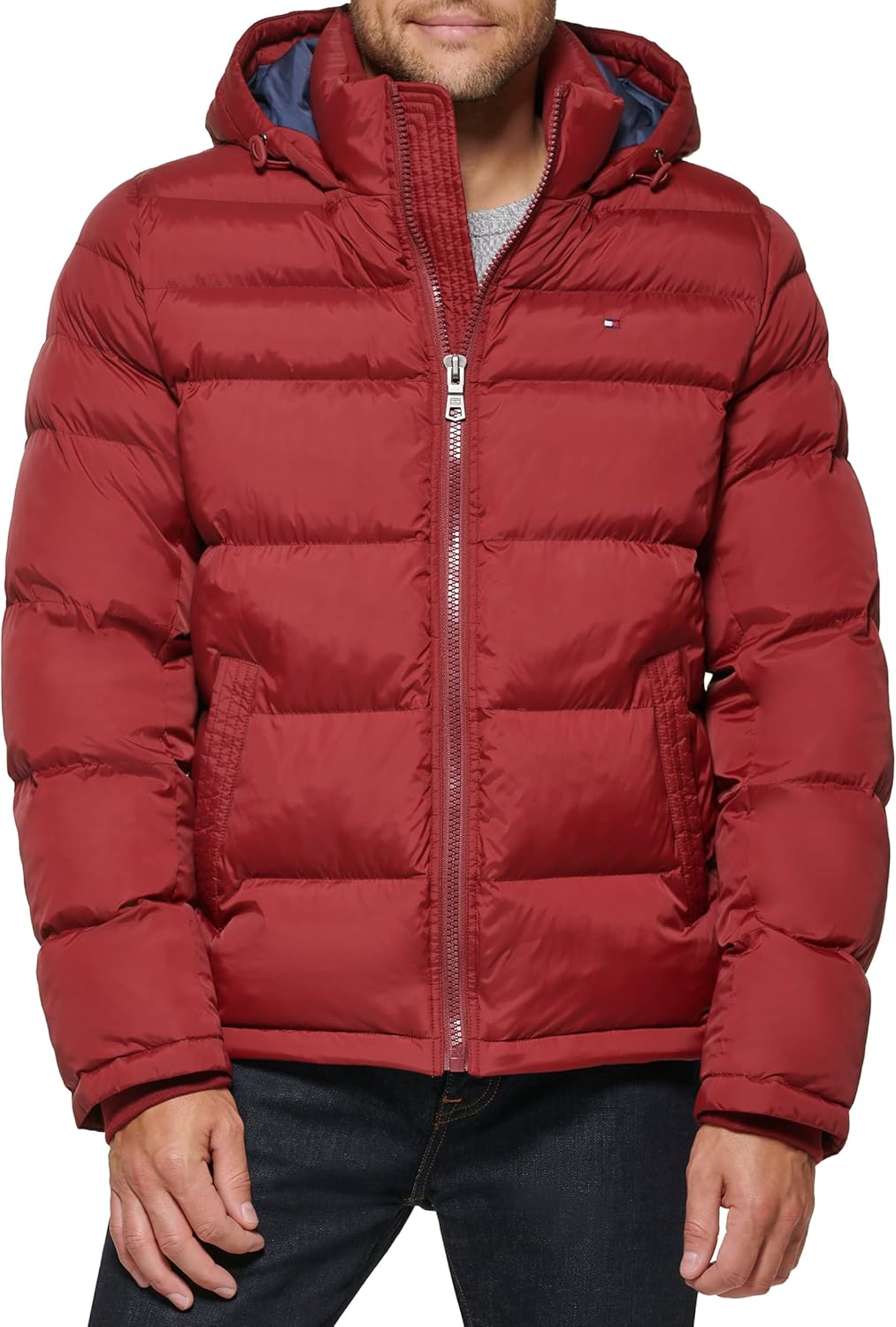 Мужская куртка-пуховик Tommy Hilfiger с капюшоном (стандартная и для больших и высоких), New Matte Red
Мужская куртка-пуховик Tommy Hilfiger с капюшоном (стандартная и для больших и высоких), New Matte Red