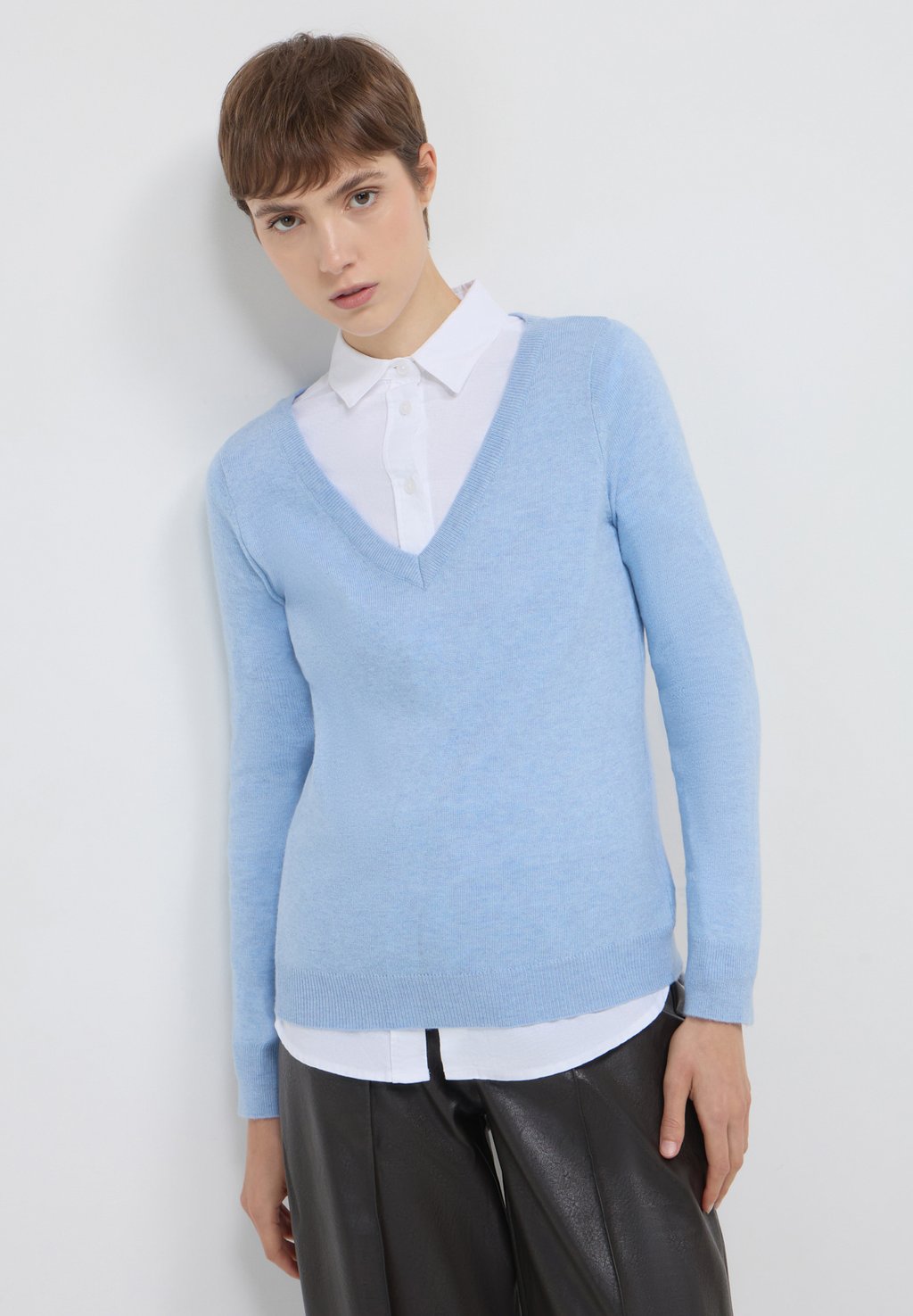 Свитер Calliope, светло-голубой
Свитер Calliope, светло-голубой
