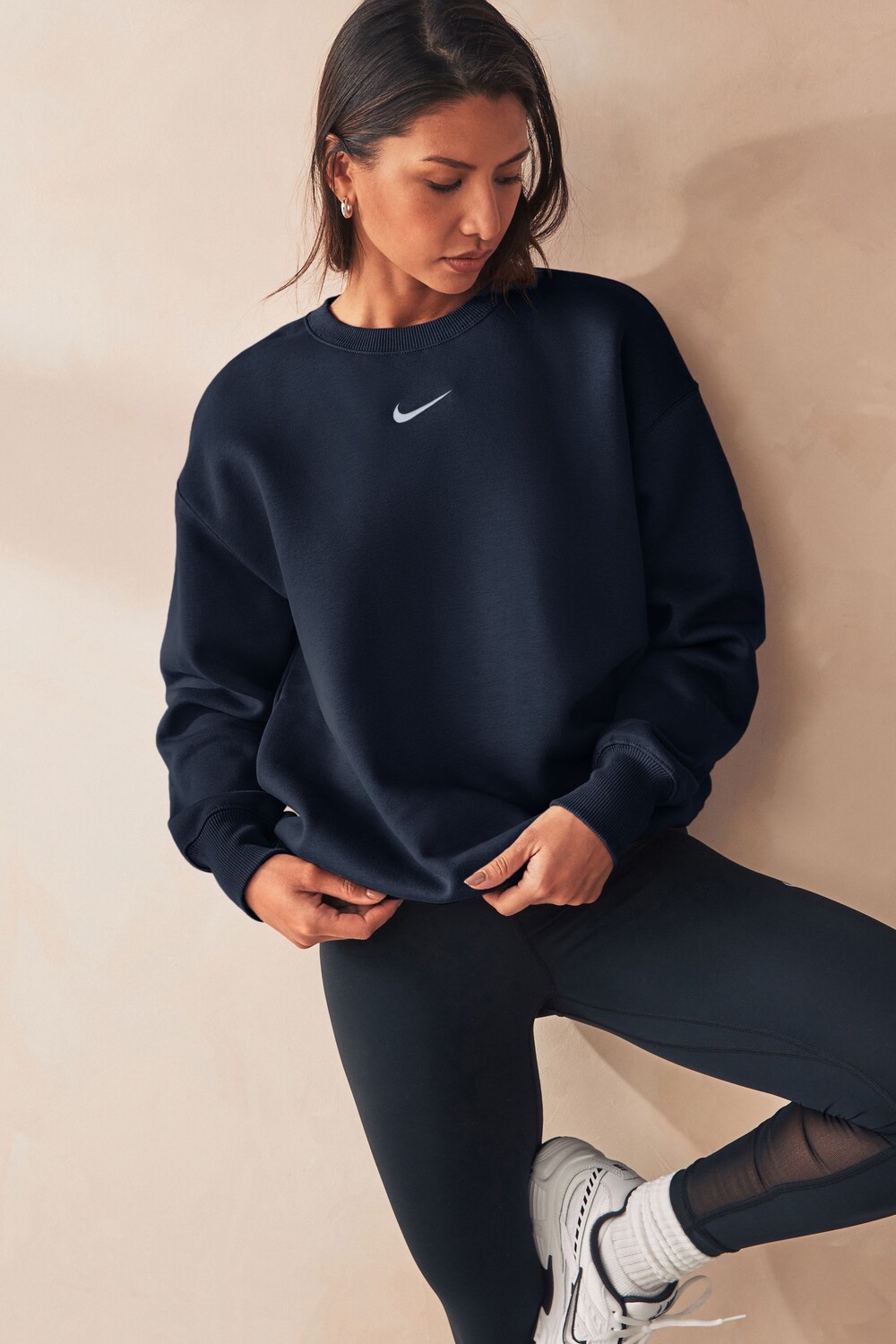 Толстовка Phoenix из флиса большого размера с круглым вырезом и мини галочкой Nike, синий
Толстовка Phoenix из флиса большого размера с круглым вырезом и мини галочкой Nike, синий