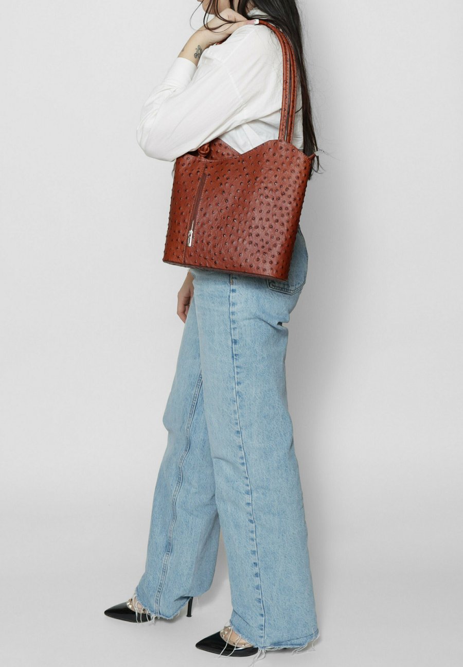 Рюкзак Chiara Ferretti Rucksack, Marrone/Brown
Рюкзак Chiara Ferretti Rucksack, Marrone/Brown