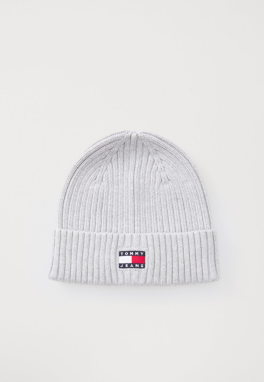 Шапка Tommy Jeans HERITAGE CORE BEANIE, Grey Heather/Grey
Шапка Tommy Jeans HERITAGE CORE BEANIE, Grey Heather/Grey