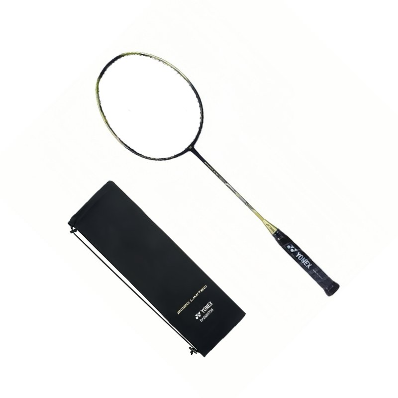 Легкая ракетка для бадминтона YONEX
Легкая ракетка для бадминтона YONEX