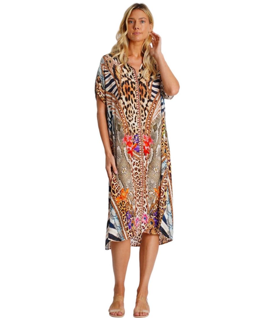 Летнее платье миди для женщин с воротником, короткими рукавами и боковыми разрезами La Moda Clothing, No Color
Летнее платье миди для женщин с воротником, короткими рукавами и боковыми разрезами La Moda Clothing, No Color