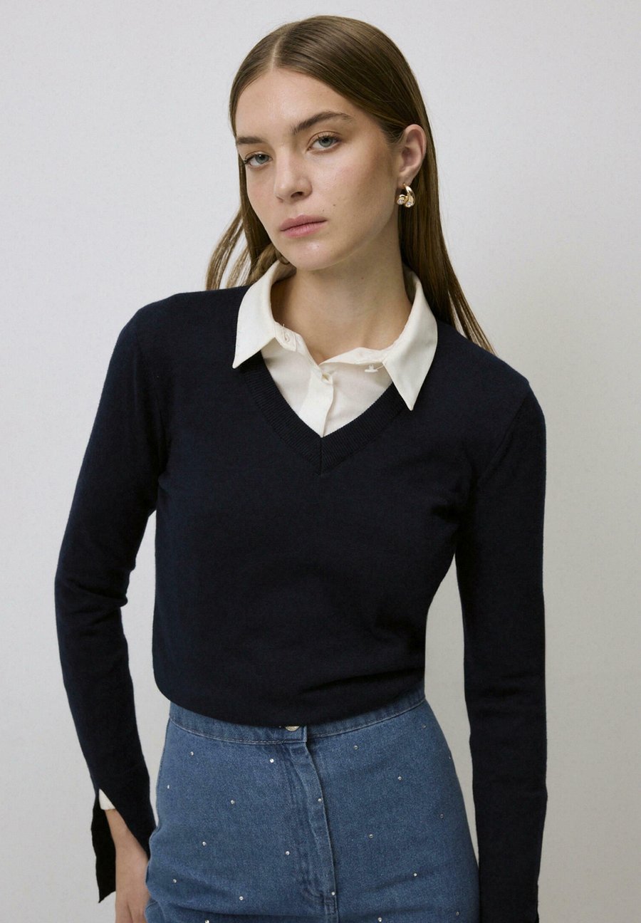 Джемпер Touché Privé SOFT TEXTURED, Navy Blue/Dark Blue
Джемпер Touché Privé SOFT TEXTURED, Navy Blue/Dark Blue