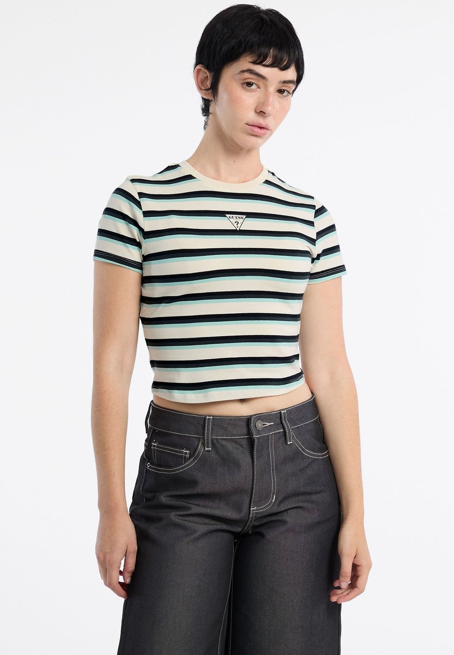 Футболка Guess Print T-shirt, Mehrfarbig Grundton Blau/Blue, Синий, Футболка Guess Print T-shirt, Mehrfarbig Grundton Blau/Blue
Футболка Guess Print T-shirt, Mehrfarbig Grundton Blau/Blue, Синий, Футболка Guess Print T-shirt, Mehrfarbig Grundton Blau/Blue