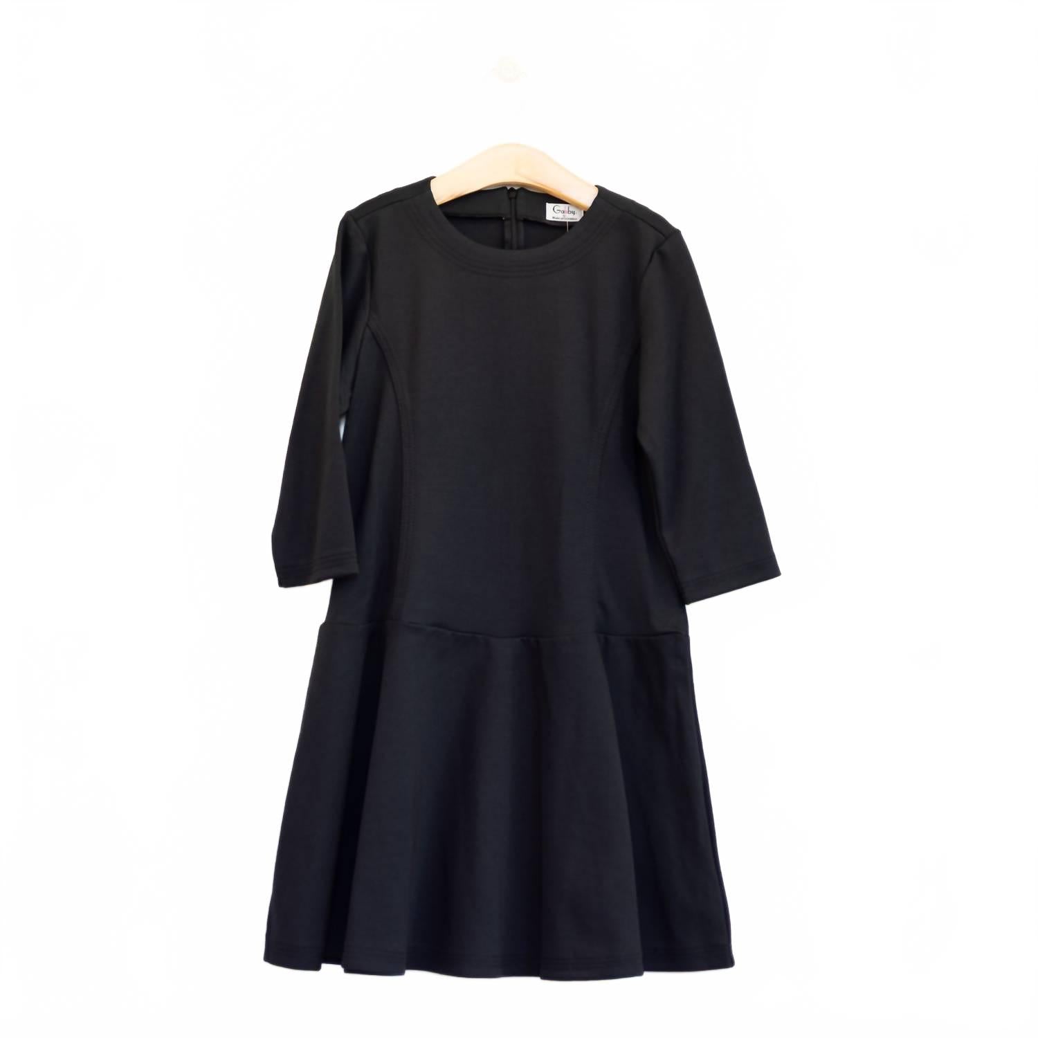 Женское платье с заниженной талией из понте черного цвета Gabby
Женское платье с заниженной талией из понте черного цвета Gabby