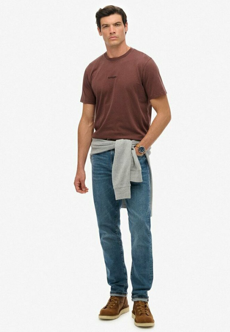 Футболка Superdry & Co MICRO LOGO, Deep Mahogany Brown/Brown, Коричневый, Футболка Superdry & Co MICRO LOGO, Deep Mahogany Brown/Brown
Футболка Superdry & Co MICRO LOGO, Deep Mahogany Brown/Brown, Коричневый, Футболка Superdry & Co MICRO LOGO, Deep Mahogany Brown/Brown